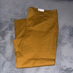 Old Navy Women's Tan Cropped Pants